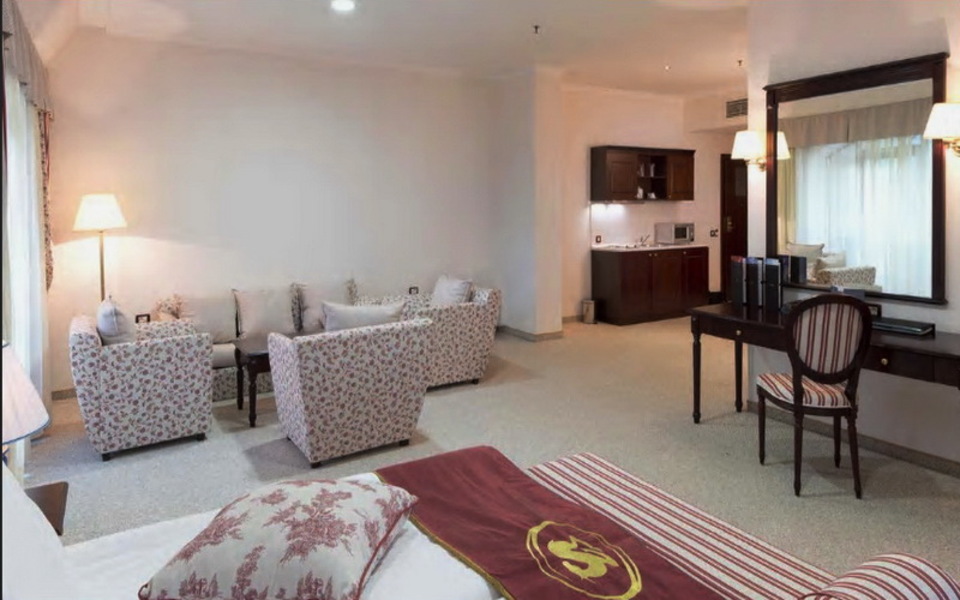 THE LEVEL ROMANCE SUITE