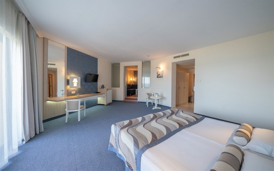 Фамилна стая страничен изглед море