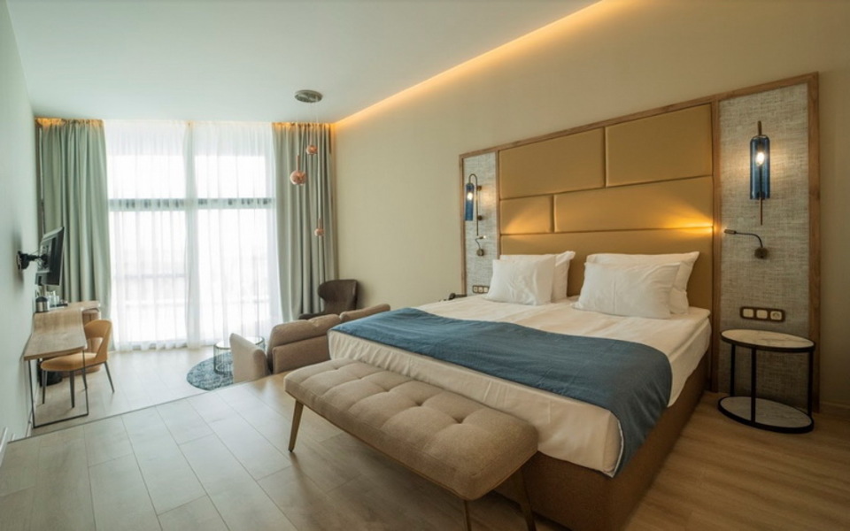 Премиум стая със странично морска гледка