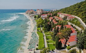 ВАКАНЦИОННО СЕЛИЩЕ ЕЛЕНИТЕ